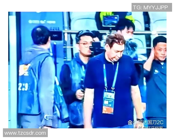 伤病名单引发冲突升级 教练与球员激烈争执爆发